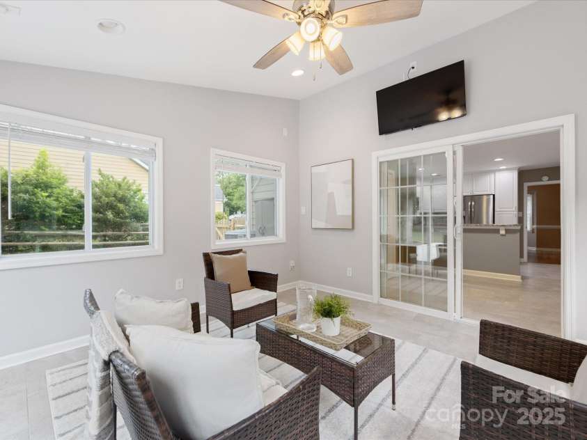 9908 Park Springs Court, Charlotte, NC 28210.  MLS# CAR4269654, YatesRealty ID 19287. Sunroom