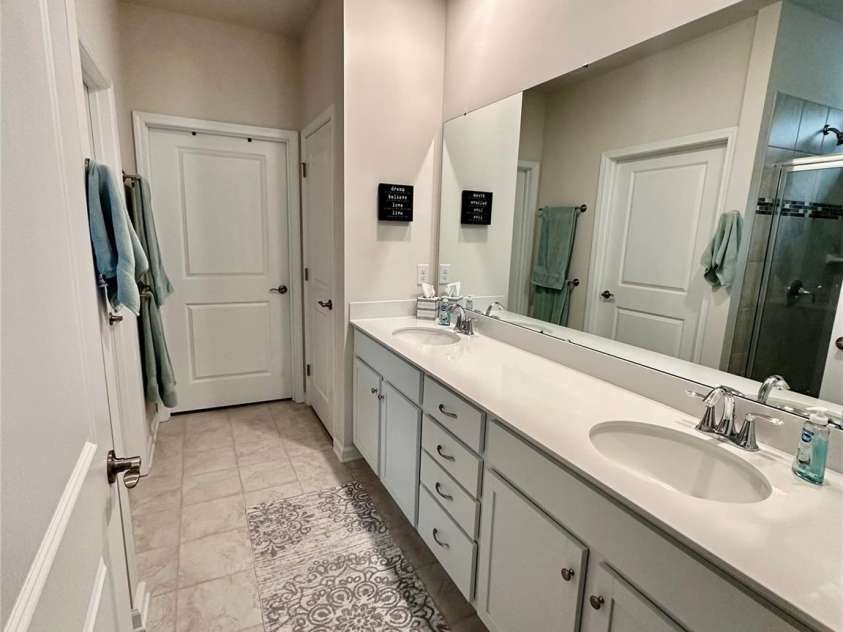 110 White Apple Way, Statesville, NC 28625.  MLS# CAR4267554, YatesRealty ID 19288. 