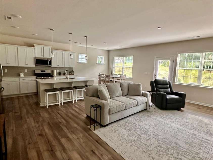 110 White Apple Way, Statesville, NC 28625.  MLS# CAR4267554, YatesRealty ID 19288. 