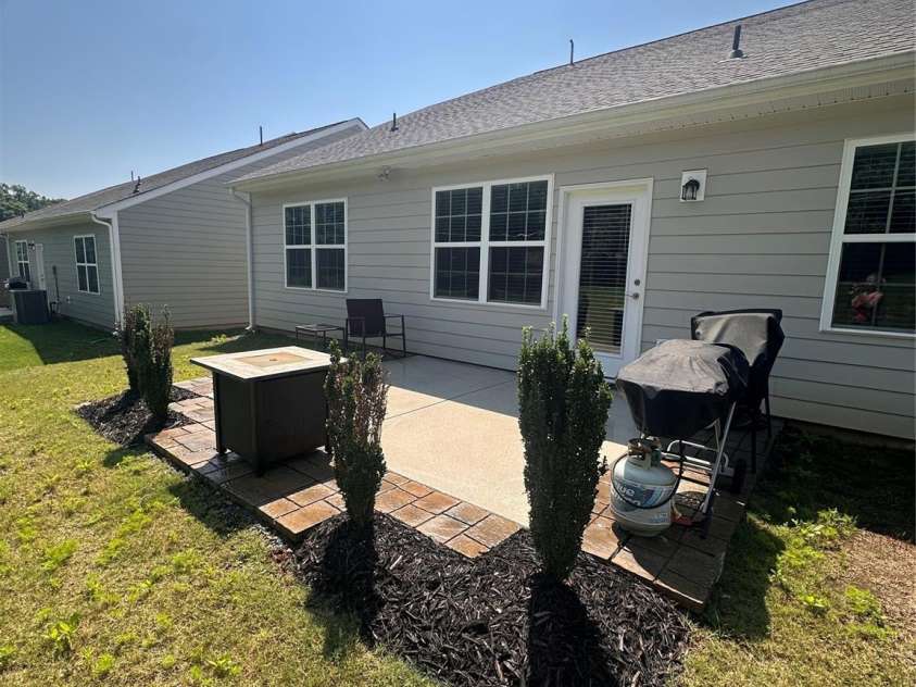 110 White Apple Way, Statesville, NC 28625.  MLS# CAR4267554, YatesRealty ID 19288. 