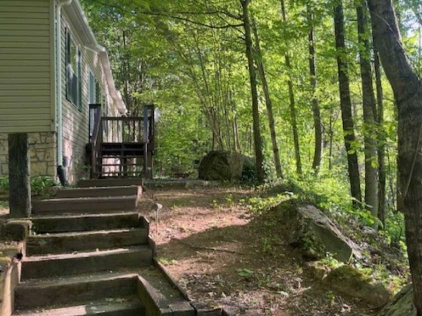 50 Wabash Drive, Sylva, NC 28779.  MLS# CAR4377867, YatesRealty ID 19288. 