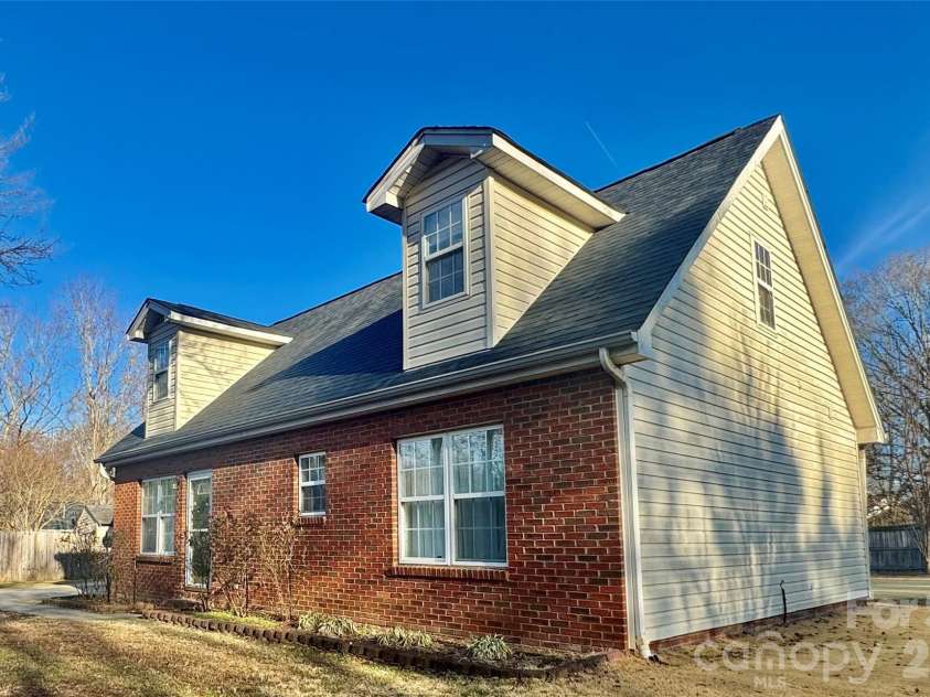 4463 legend Street, Concord, NC 29027.  MLS# CAR4347692, YatesRealty ID 1929. 
