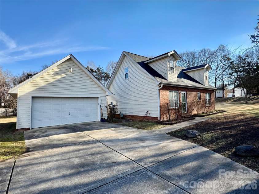 4463 legend Street, Concord, NC 29027.  MLS# CAR4347692, YatesRealty ID 1929. 