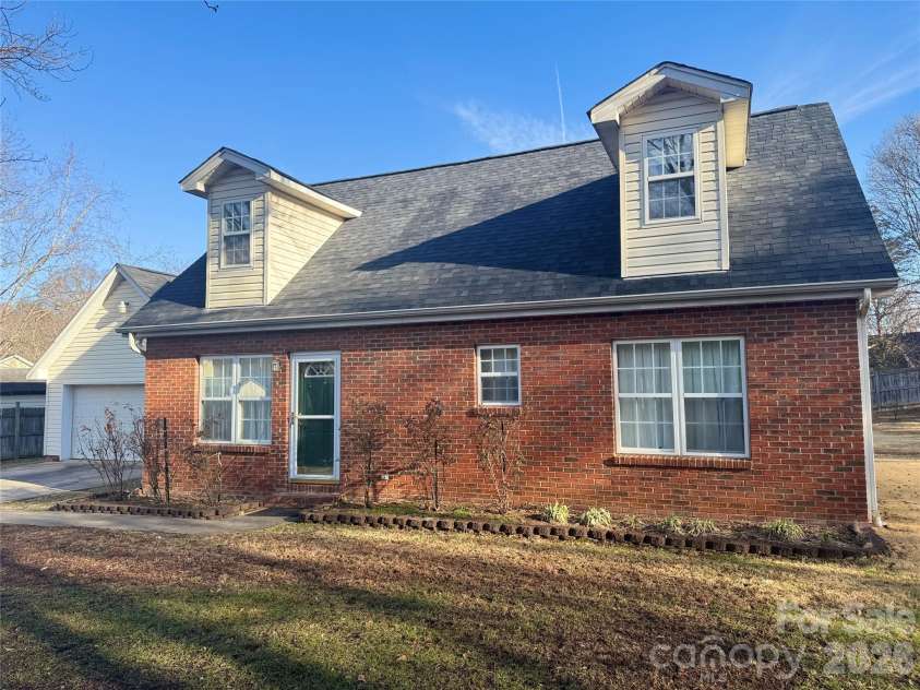 4463 legend Street, Concord, NC 29027.  MLS# CAR4347692, YatesRealty ID 1929. 