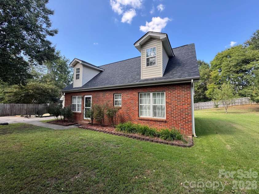 4463 legend Street, Concord, NC 29027.  MLS# CAR4347692, YatesRealty ID 1929. 