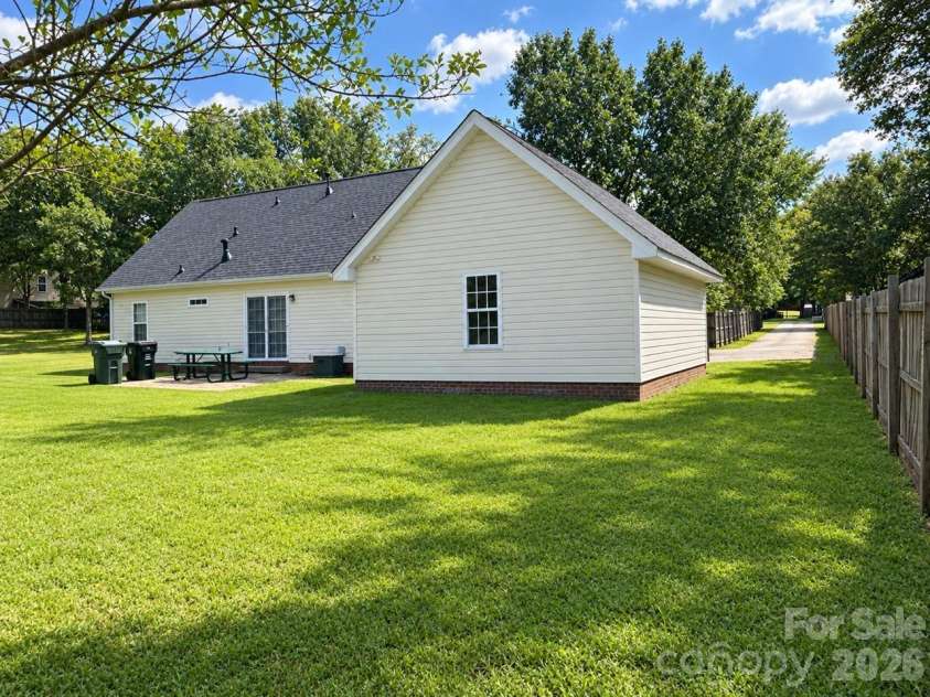 4463 legend Street, Concord, NC 29027.  MLS# CAR4347692, YatesRealty ID 1929. 