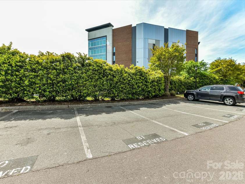 420 Mcdowell Street, Charlotte, NC 28204.  MLS# CAR4368184, YatesRealty ID 19290. Assigned Parking Spot #81