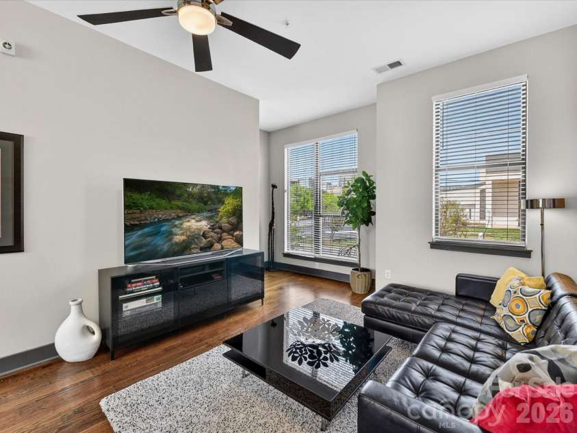420 Mcdowell Street, Charlotte, NC 28204.  MLS# CAR4368184, YatesRealty ID 19290. Check out the Skyline View from the windows.