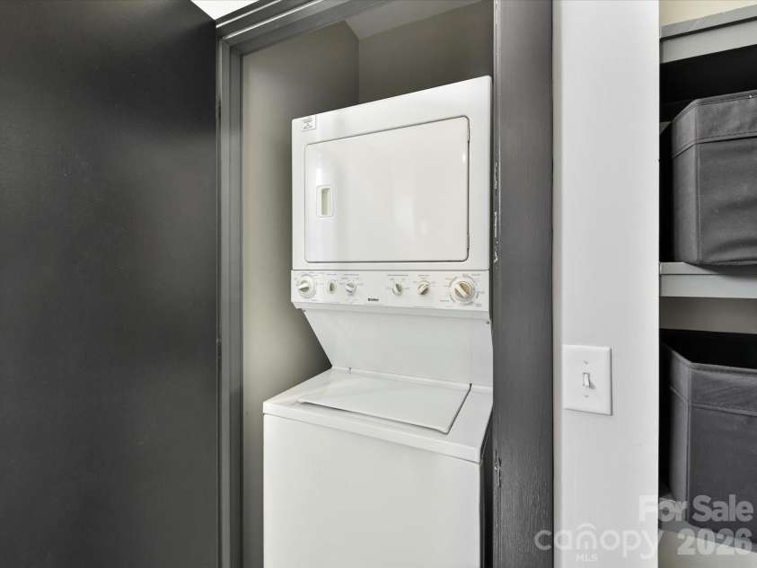 420 Mcdowell Street, Charlotte, NC 28204.  MLS# CAR4368184, YatesRealty ID 19290. Laundry located in primary bedroom