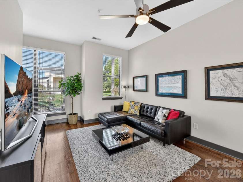 420 Mcdowell Street, Charlotte, NC 28204.  MLS# CAR4368184, YatesRealty ID 19290. Open Living Room