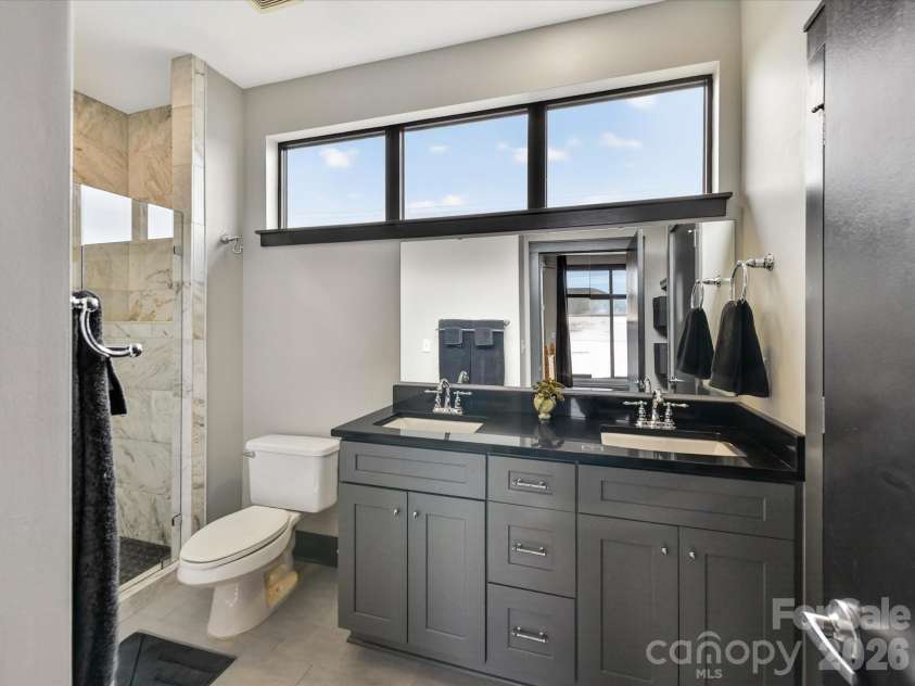 420 Mcdowell Street, Charlotte, NC 28204.  MLS# CAR4368184, YatesRealty ID 19290. Primary Bathroom