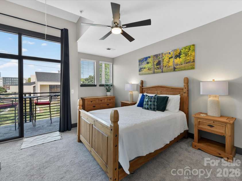 420 Mcdowell Street, Charlotte, NC 28204.  MLS# CAR4368184, YatesRealty ID 19290. Primary Suite
