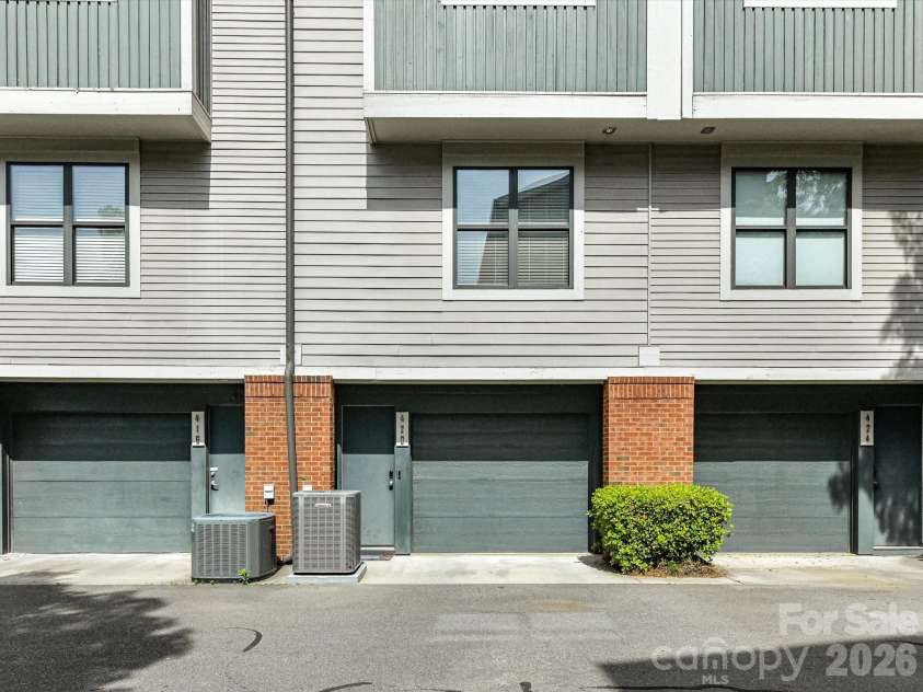 420 Mcdowell Street, Charlotte, NC 28204.  MLS# CAR4368184, YatesRealty ID 19290. Rear Garage Entry