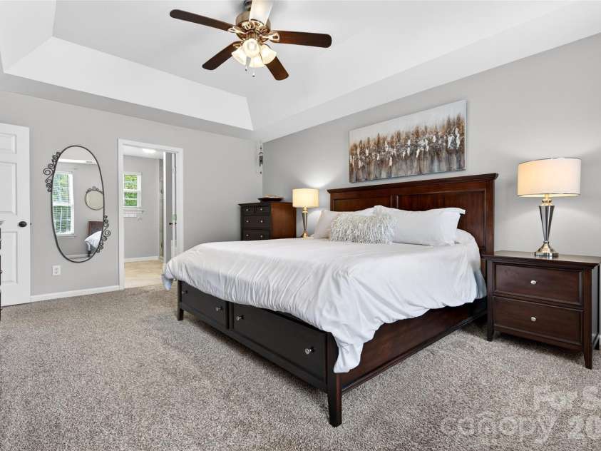 118 Easy Street, Mooresville, NC 28117.  MLS# CAR4367530, YatesRealty ID 19291. En suite Bathroom