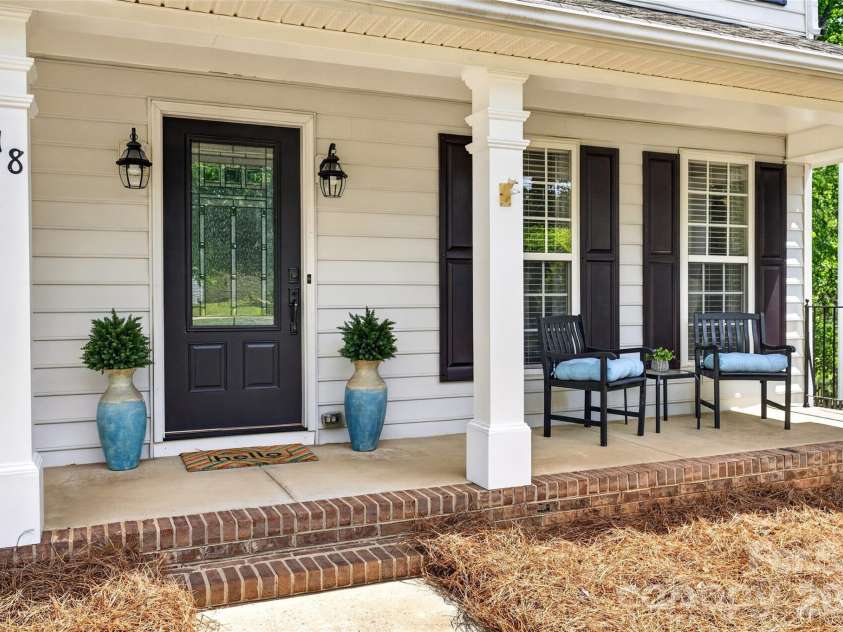 118 Easy Street, Mooresville, NC 28117.  MLS# CAR4367530, YatesRealty ID 19291. Welcoming Entry!