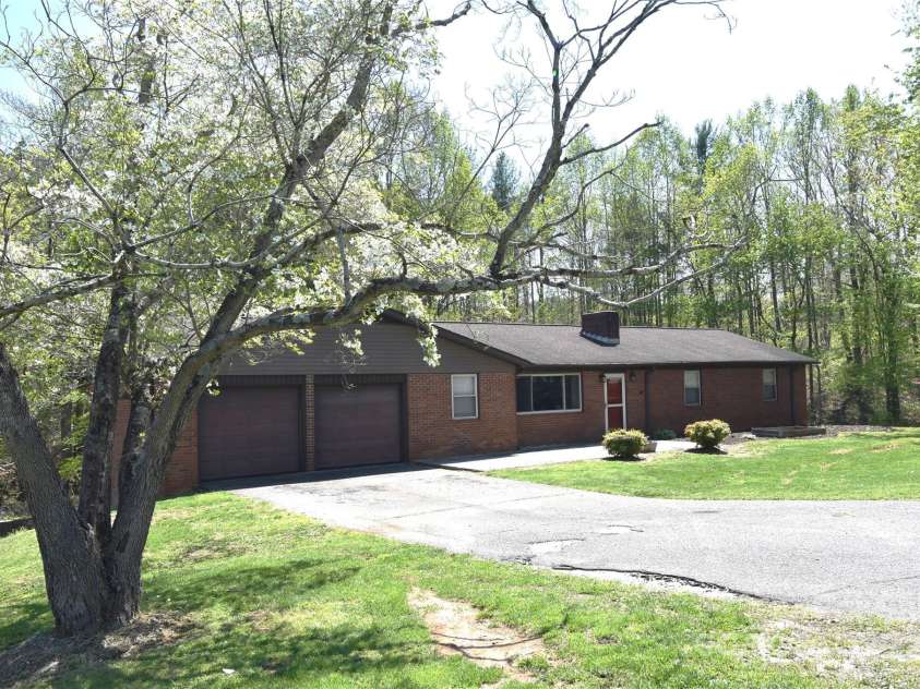 3967 US 64 Highway, Morganton, NC 28655.  MLS# CAR4246395, YatesRealty ID 19293. 