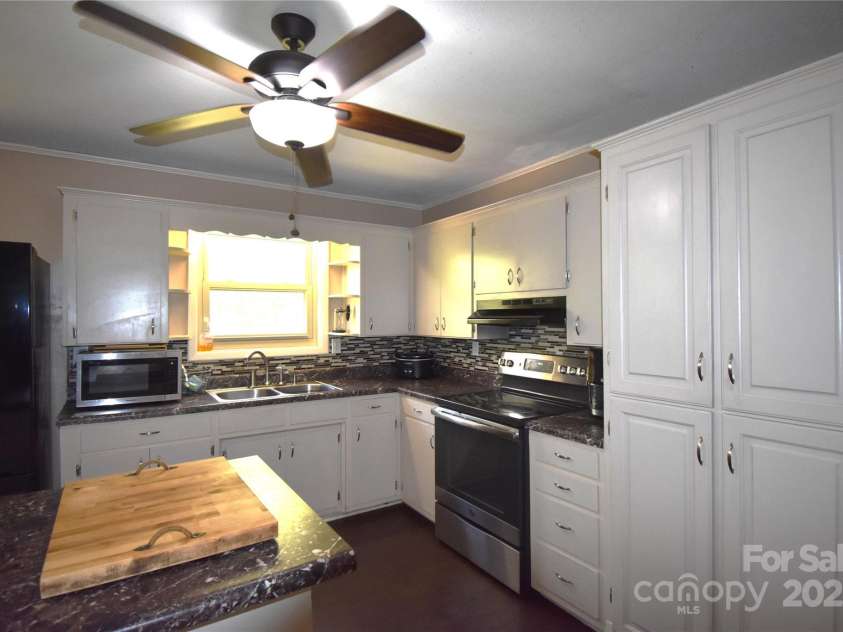 3967 US 64 Highway, Morganton, NC 28655.  MLS# CAR4246395, YatesRealty ID 19293. 