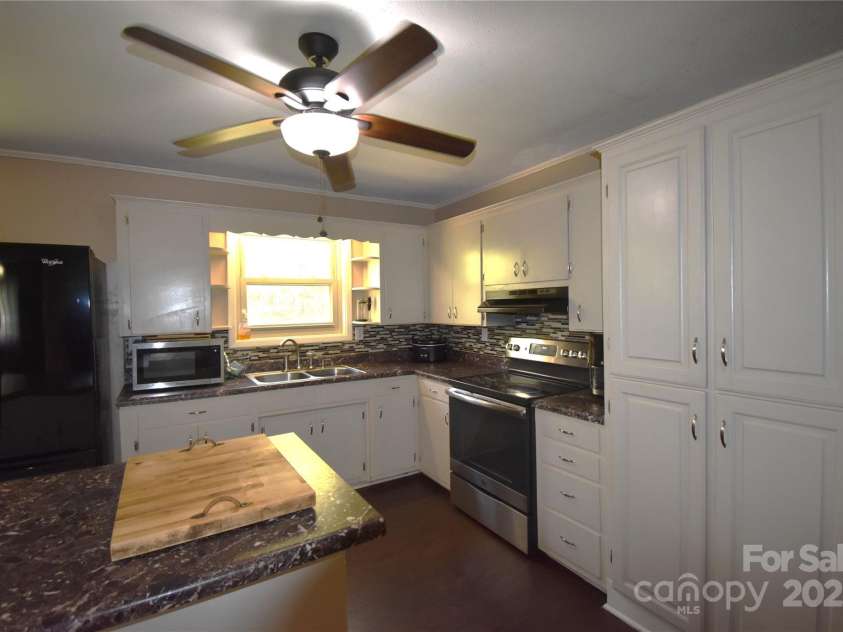 3967 US 64 Highway, Morganton, NC 28655.  MLS# CAR4246395, YatesRealty ID 19293. 