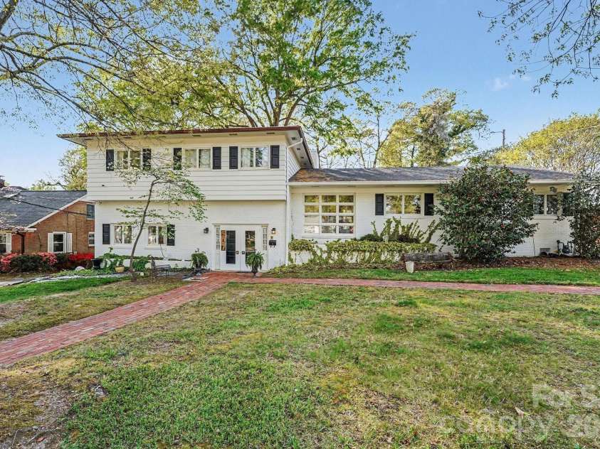 507 Florham Drive, High Point, NC 27262.  MLS# CAR4367712, YatesRealty ID 19293. 