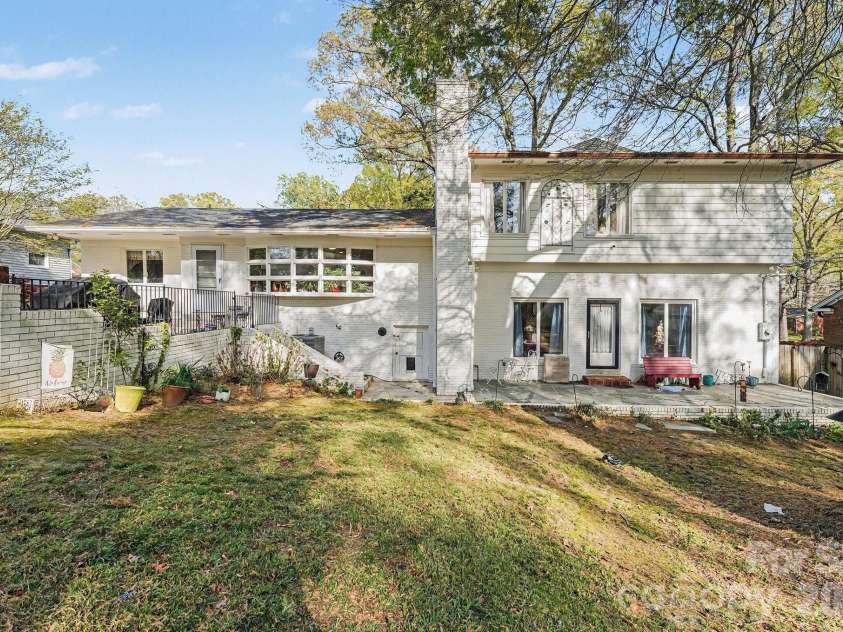 507 Florham Drive, High Point, NC 27262.  MLS# CAR4367712, YatesRealty ID 19293. 