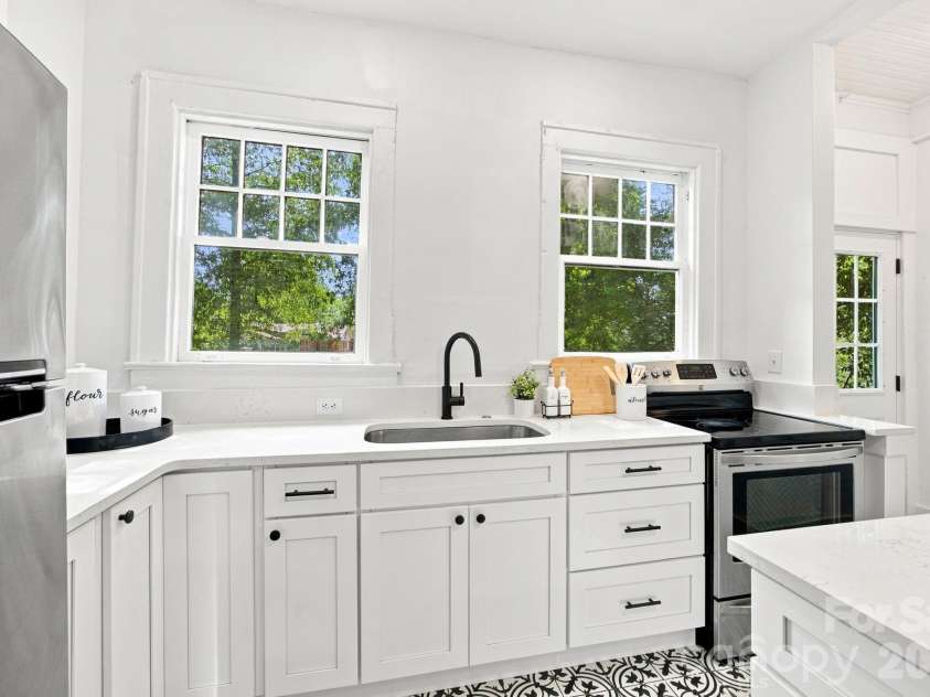 1534 Jennings Street, Charlotte, NC 28216.  MLS# CAR4410599, YatesRealty ID 19294. 