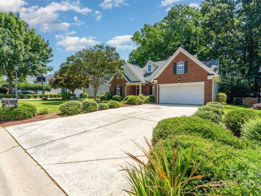 9419 Olivia Lane, Charlotte, NC 28277.  MLS# CAR4264521, YatesRealty ID 19294. 