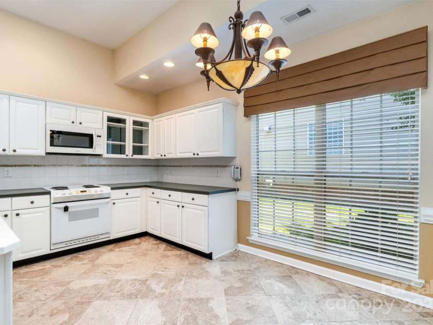 9419 Olivia Lane, Charlotte, NC 28277.  MLS# CAR4264521, YatesRealty ID 19294. 