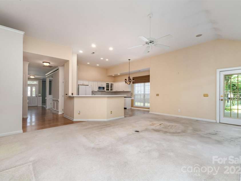 9419 Olivia Lane, Charlotte, NC 28277.  MLS# CAR4264521, YatesRealty ID 19294. 