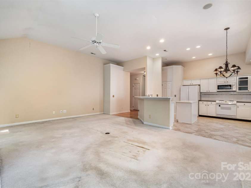 9419 Olivia Lane, Charlotte, NC 28277.  MLS# CAR4264521, YatesRealty ID 19294. 