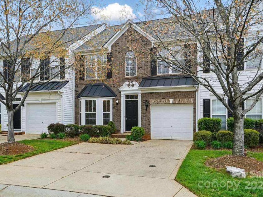 125 Snead Road, Fort Mill, SC 29715.  MLS# CAR4243378, YatesRealty ID 19295. 