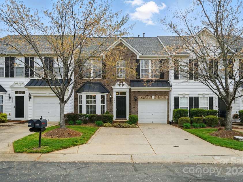 125 Snead Road, Fort Mill, SC 29715.  MLS# CAR4243378, YatesRealty ID 19295. 