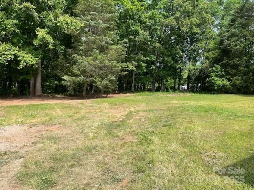 6504 Denver Heights Circle, Denver, NC 28037.  MLS# CAR4291596, YatesRealty ID 19296. 