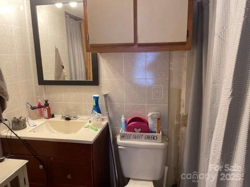 6504 Denver Heights Circle, Denver, NC 28037.  MLS# CAR4291596, YatesRealty ID 19296. 