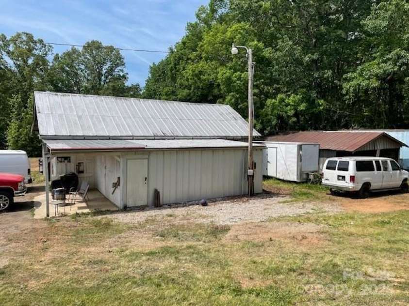 6504 Denver Heights Circle, Denver, NC 28037.  MLS# CAR4291596, YatesRealty ID 19296. 