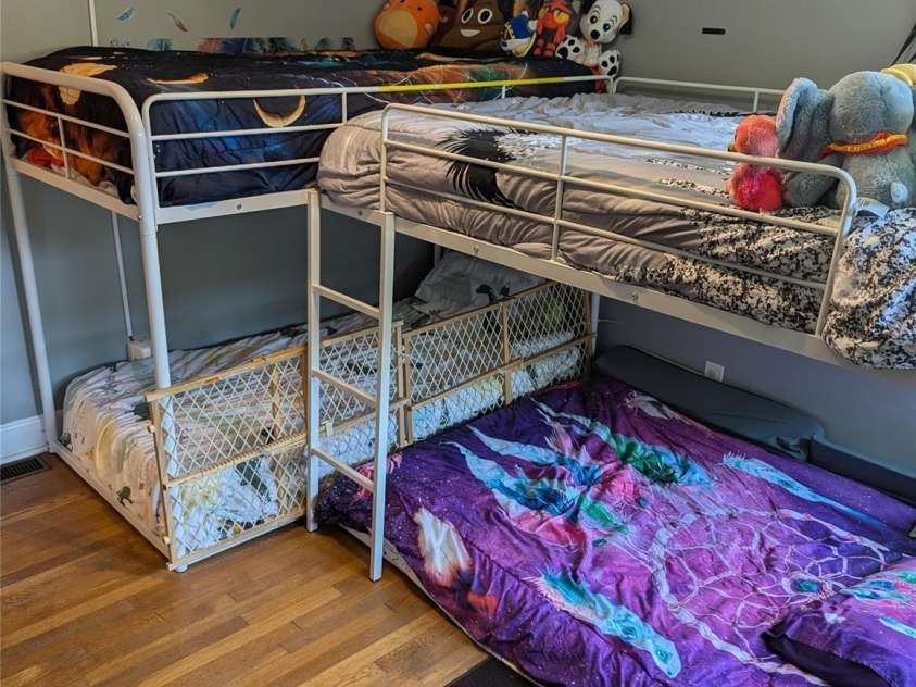 3106 Brevard Road, Hendersonville, NC 28791.  MLS# CAR4154139, YatesRealty ID 19297. 2nd bedroom