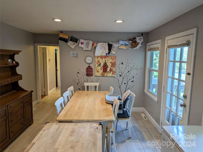 3106 Brevard Road, Hendersonville, NC 28791.  MLS# CAR4154139, YatesRealty ID 19297. Dining Area