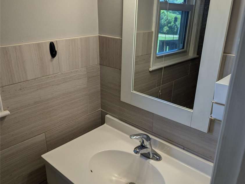 3106 Brevard Road, Hendersonville, NC 28791.  MLS# CAR4154139, YatesRealty ID 19297. Half bath