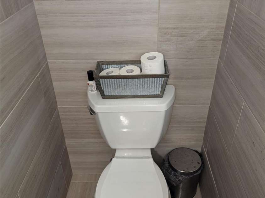 3106 Brevard Road, Hendersonville, NC 28791.  MLS# CAR4154139, YatesRealty ID 19297. Half bath