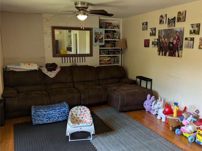 3106 Brevard Road, Hendersonville, NC 28791.  MLS# CAR4154139, YatesRealty ID 19297. Living room