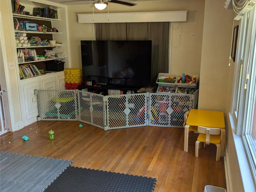 3106 Brevard Road, Hendersonville, NC 28791.  MLS# CAR4154139, YatesRealty ID 19297. Living room