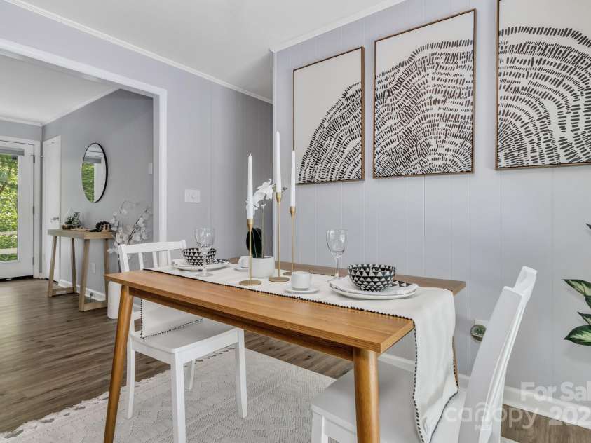 35 Avondale Road, Asheville, NC 28803.  MLS# CAR4259501, YatesRealty ID 19298. 