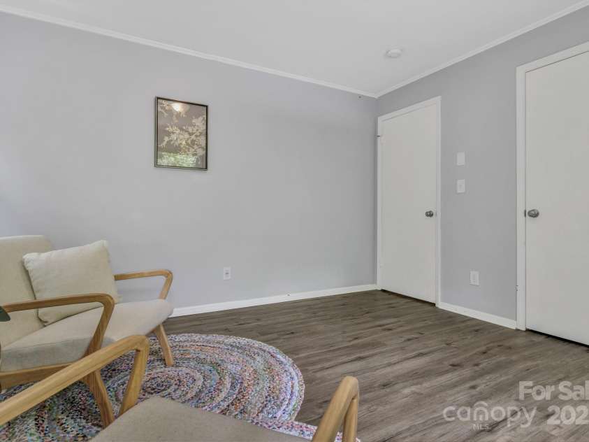 35 Avondale Road, Asheville, NC 28803.  MLS# CAR4259501, YatesRealty ID 19298. 