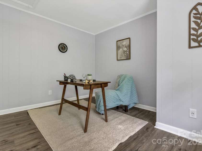 35 Avondale Road, Asheville, NC 28803.  MLS# CAR4259501, YatesRealty ID 19298. 