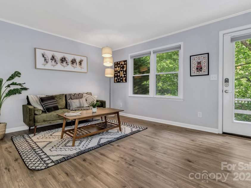 35 Avondale Road, Asheville, NC 28803.  MLS# CAR4259501, YatesRealty ID 19298. 