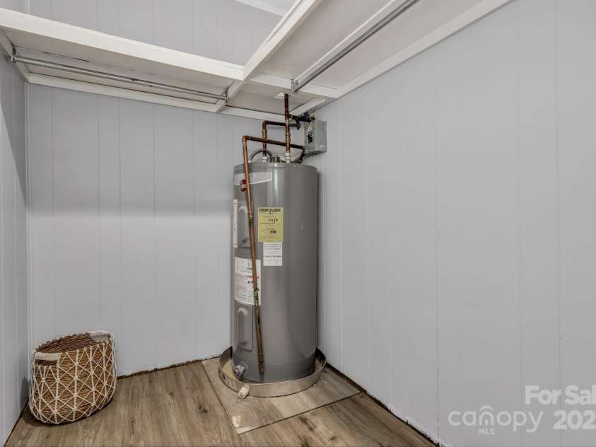 35 Avondale Road, Asheville, NC 28803.  MLS# CAR4259501, YatesRealty ID 19298. Closet