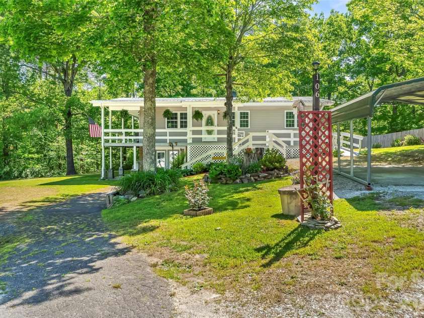 106 Silverstone Drive, Marion, NC 28752.  MLS# CAR4375288, YatesRealty ID 19299. 
