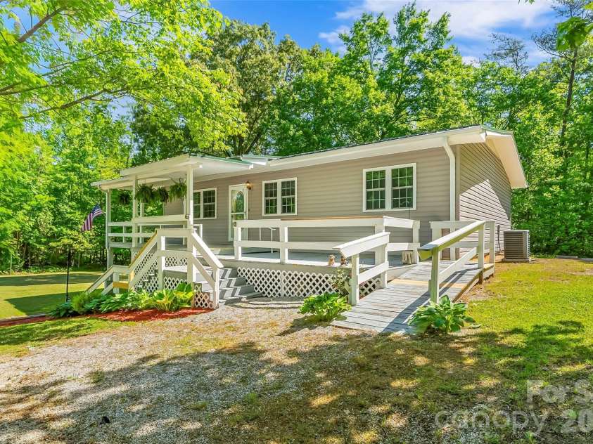 106 Silverstone Drive, Marion, NC 28752.  MLS# CAR4375288, YatesRealty ID 19299. 