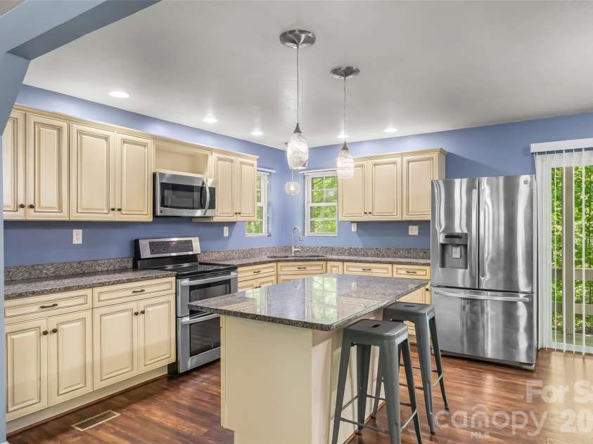 106 Silverstone Drive, Marion, NC 28752.  MLS# CAR4375288, YatesRealty ID 19299. 