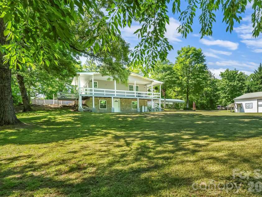 106 Silverstone Drive, Marion, NC 28752.  MLS# CAR4375288, YatesRealty ID 19299. 