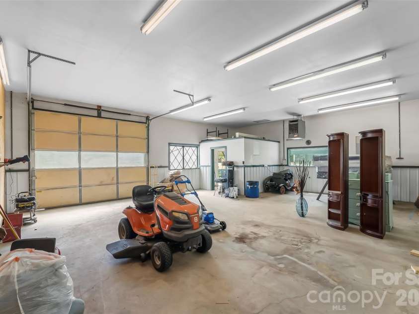 106 Silverstone Drive, Marion, NC 28752.  MLS# CAR4375288, YatesRealty ID 19299. 